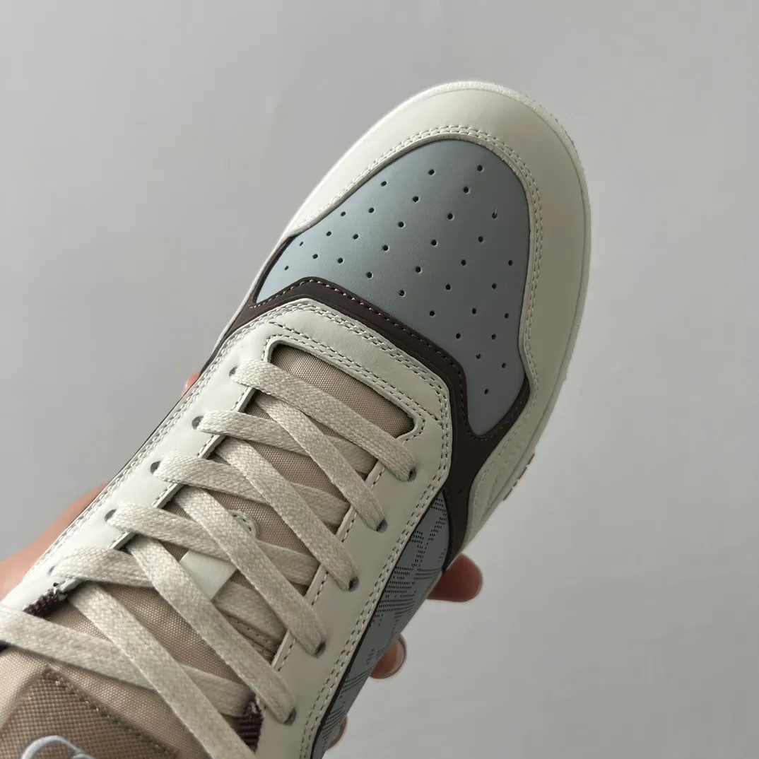 👟👟Ex-factory price 560👟👟 Men's size +10 Dior B27 series ✨2024 upgraded version purchasing agent grade ✨Super🔥sports shoes👫couple shoes. The high version 1:1 adopts oil edge lasting technology, the fabric is imported first-layer cowhide + high-tech fabric, and the inner cowhide + customized lining. TPU original engraved outsole. More than 30 colors of high-soled boots are available. Size: 35-42 for women and 38-46 for men. Bosses are welcome to compare...